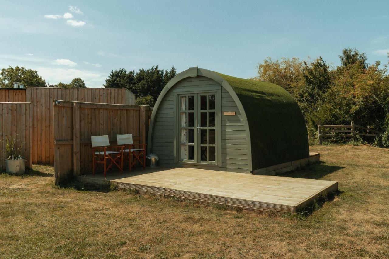 Glamping In Wiltshire The Green Knoll Is A Charm チッペナム エクステリア 写真