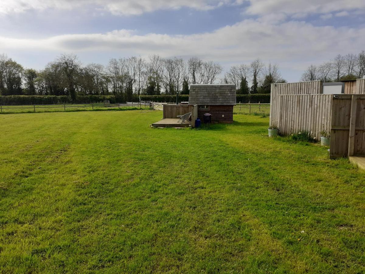 Glamping In Wiltshire The Green Knoll Is A Charm チッペナム エクステリア 写真