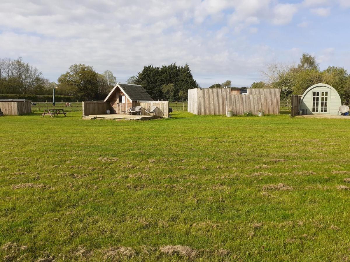 Glamping In Wiltshire The Green Knoll Is A Charm チッペナム エクステリア 写真