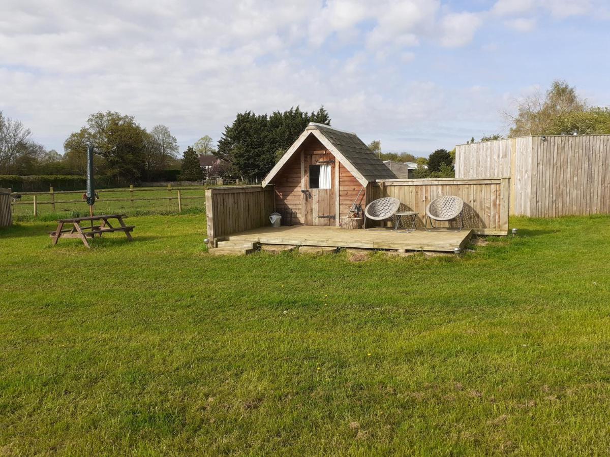 Glamping In Wiltshire The Green Knoll Is A Charm チッペナム エクステリア 写真